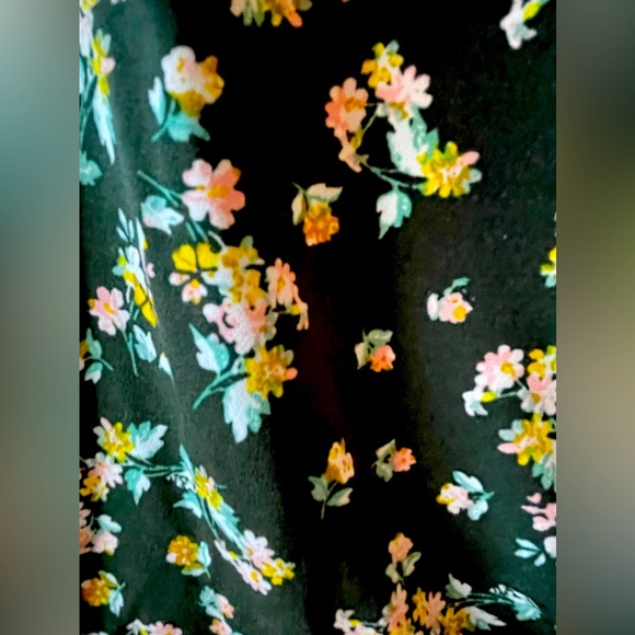 Loft summer dress.  Green with floral pattern.  Size 10, EUC. - Picture 2 of 3